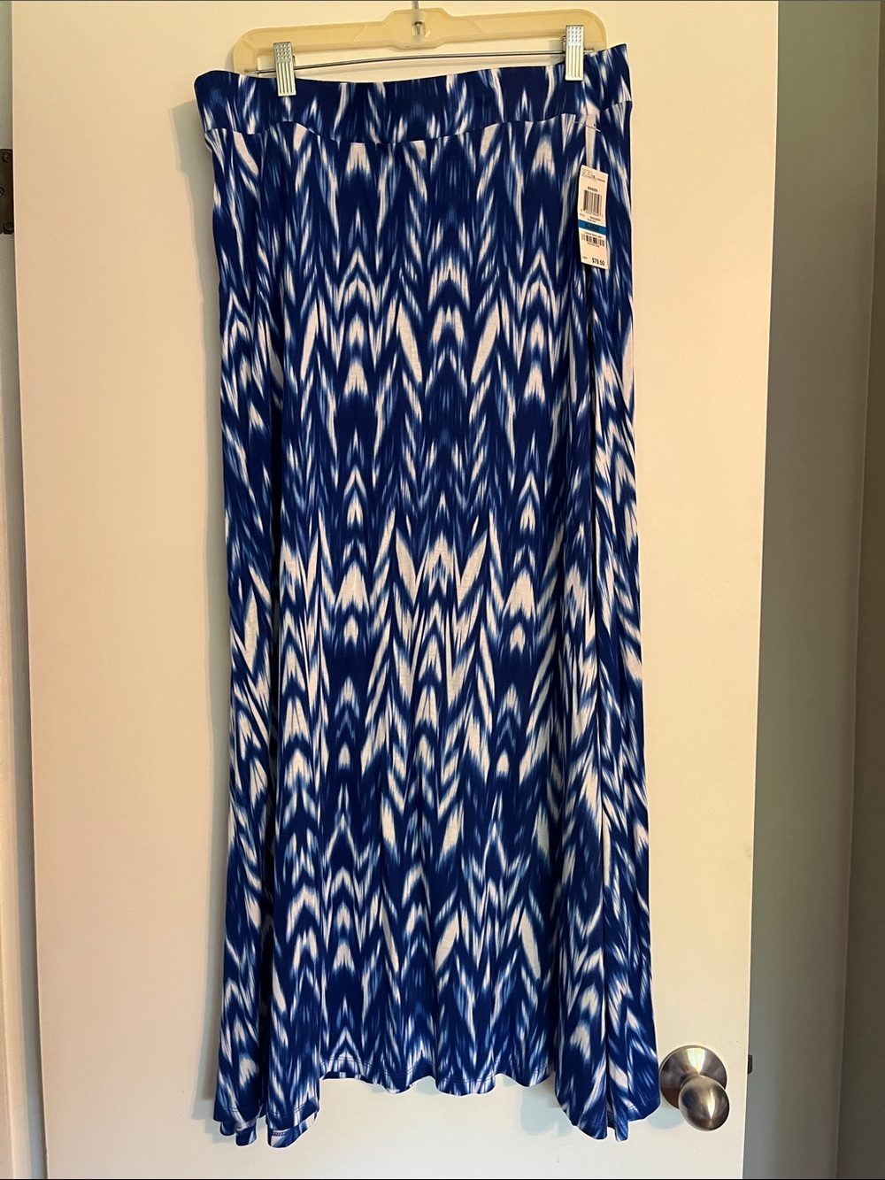 NWT International Comcepts Blue and White Patterned Maxi Skirt XL